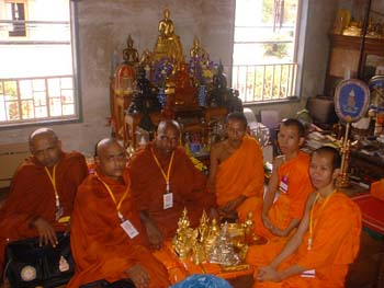 International Vesak day in Thiland 2006 - offering Buddha's statues from temple.jpg